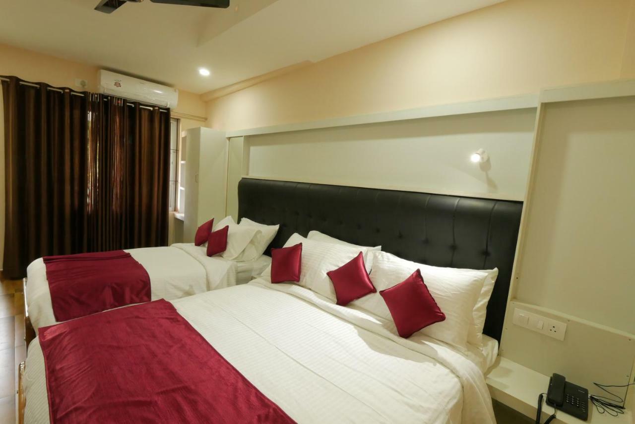 Hotel Wayanad Square Mananthavady Exterior photo
