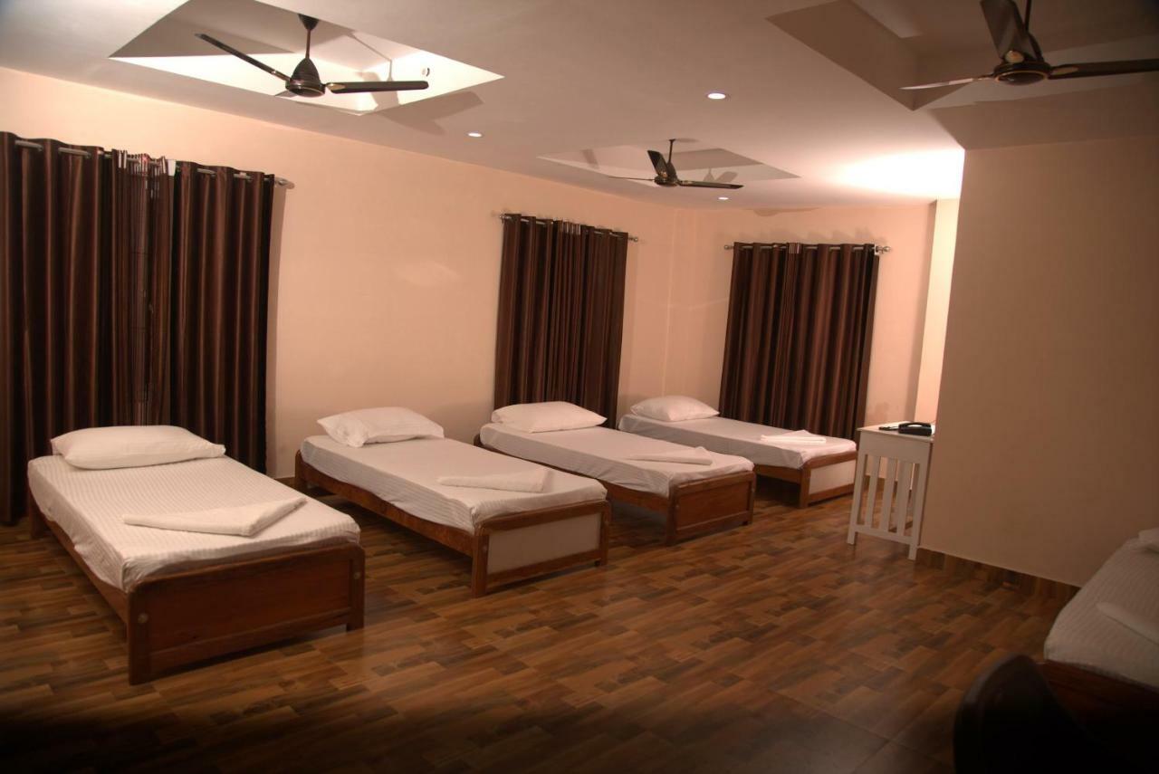 Hotel Wayanad Square Mananthavady Exterior photo