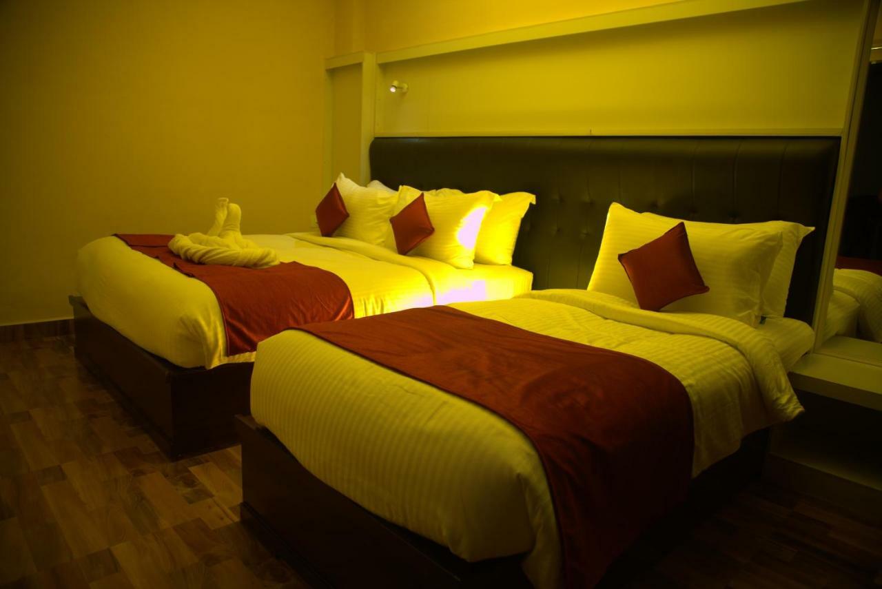 Hotel Wayanad Square Mananthavady Exterior photo
